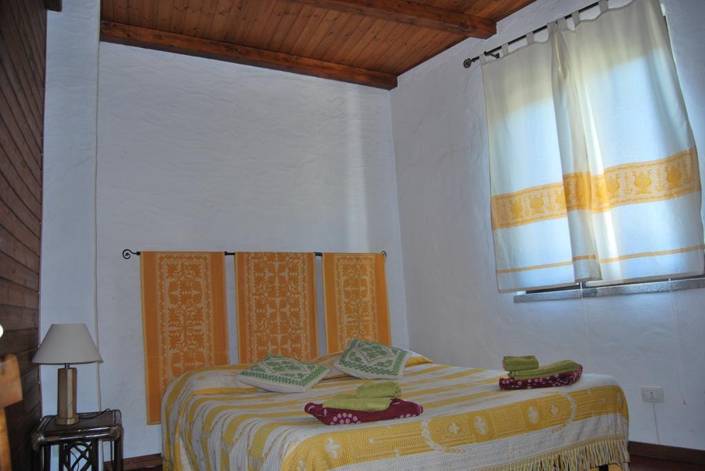 B&B Baddesalighes Bolotana Habitación foto