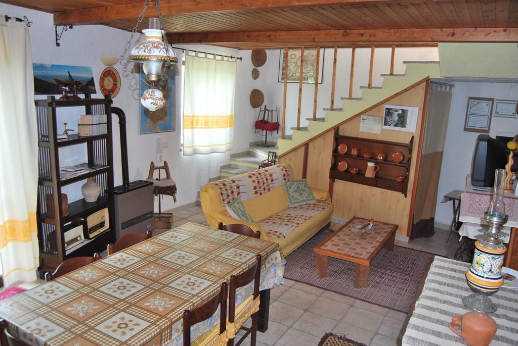 B&B Baddesalighes Bolotana Exterior foto