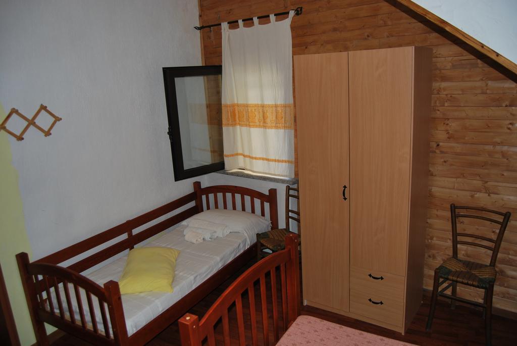 B&B Baddesalighes Bolotana Habitación foto